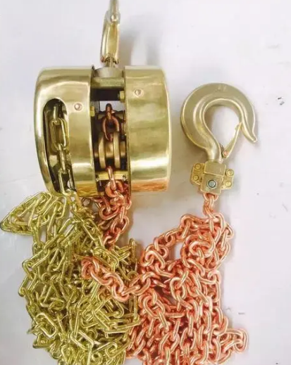 周邊存在易燃物時(shí)必須用防爆手拉葫蘆吊重